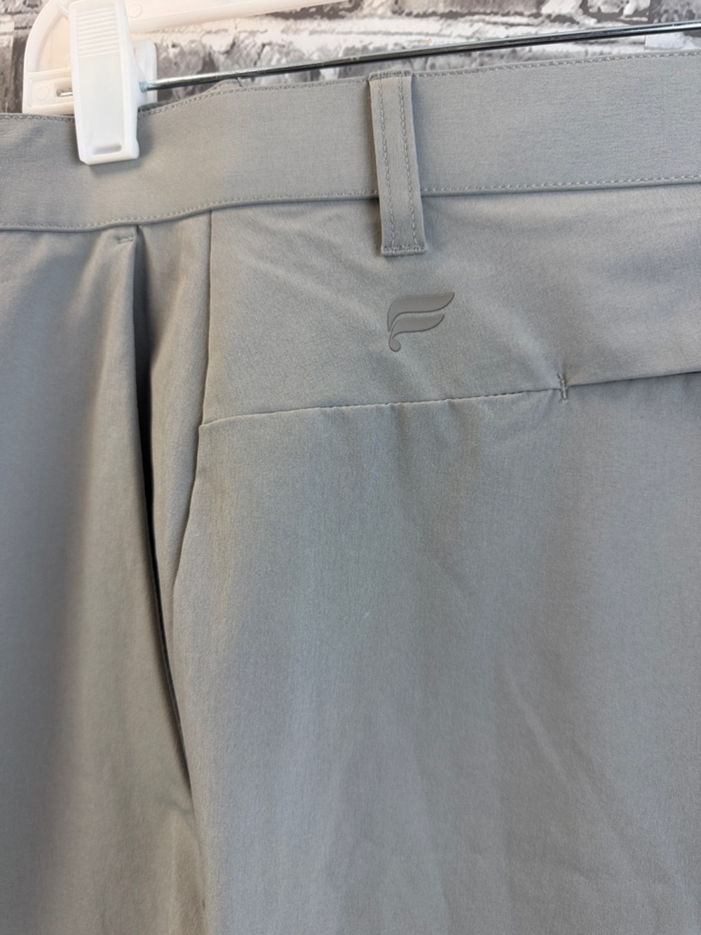 Fabletics Men's‎ Light Gray Golf Shorts - Picture 2 of 7